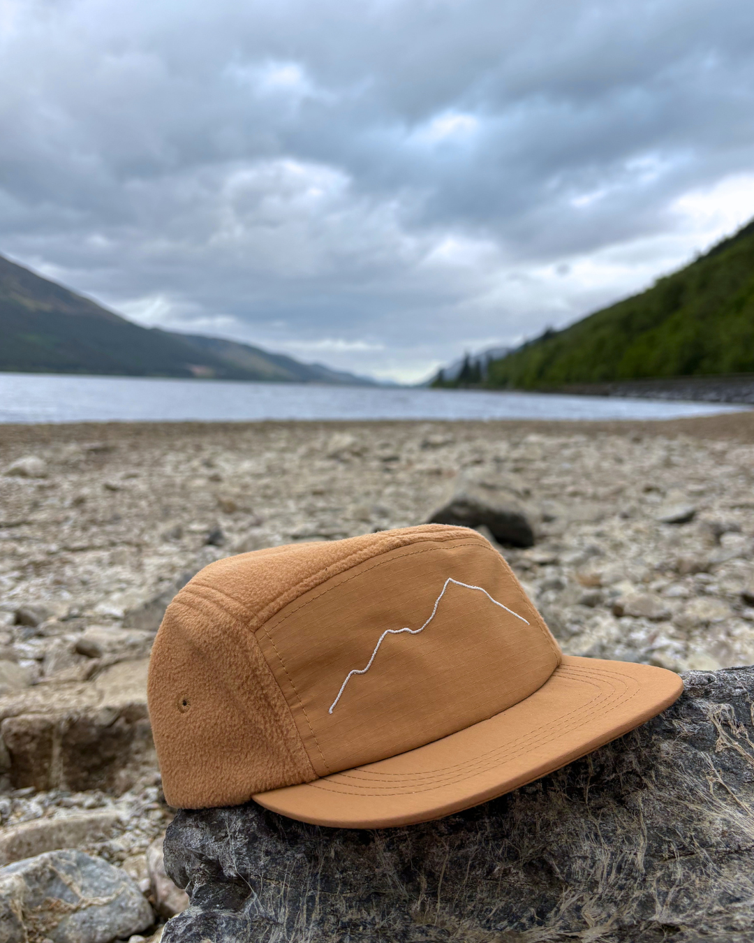 Mountain Range 5 Panel Fleece - Tan