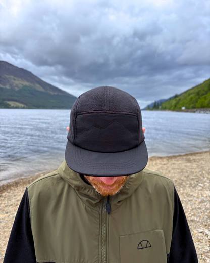 Mountain Range 5 Panel Fleece - Black